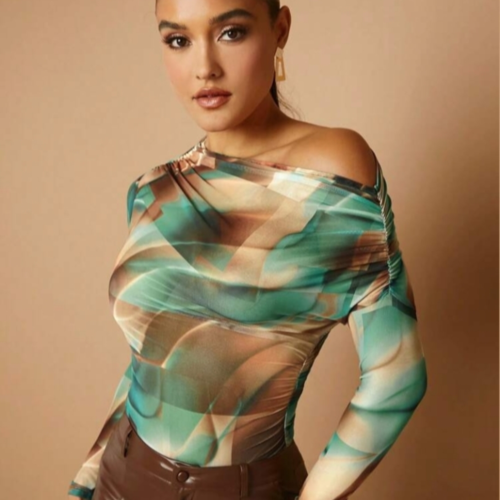 SHEIN Multicolor Abstract Off-Shoulder Crop Top